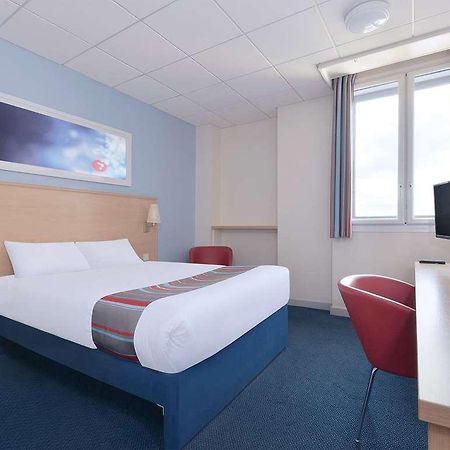 Travelodge Preston Chorley Chorley  Room photo