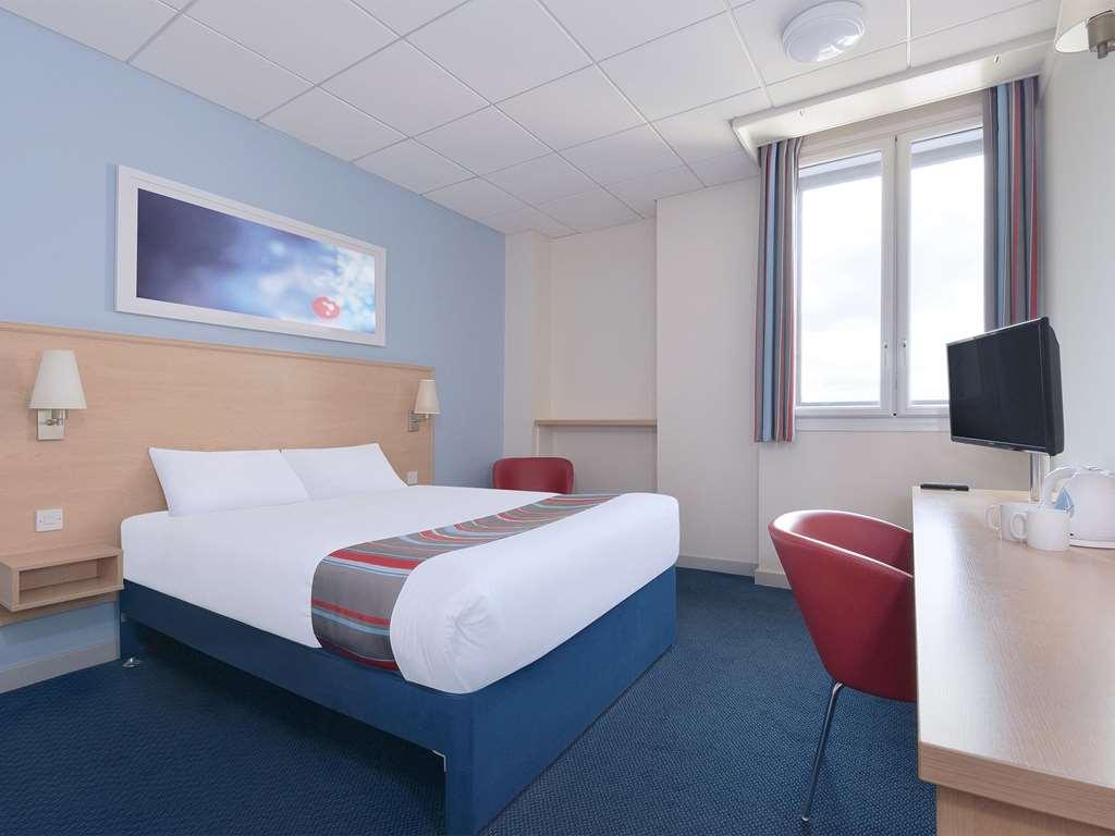 Travelodge Preston Chorley Chorley  Room photo
