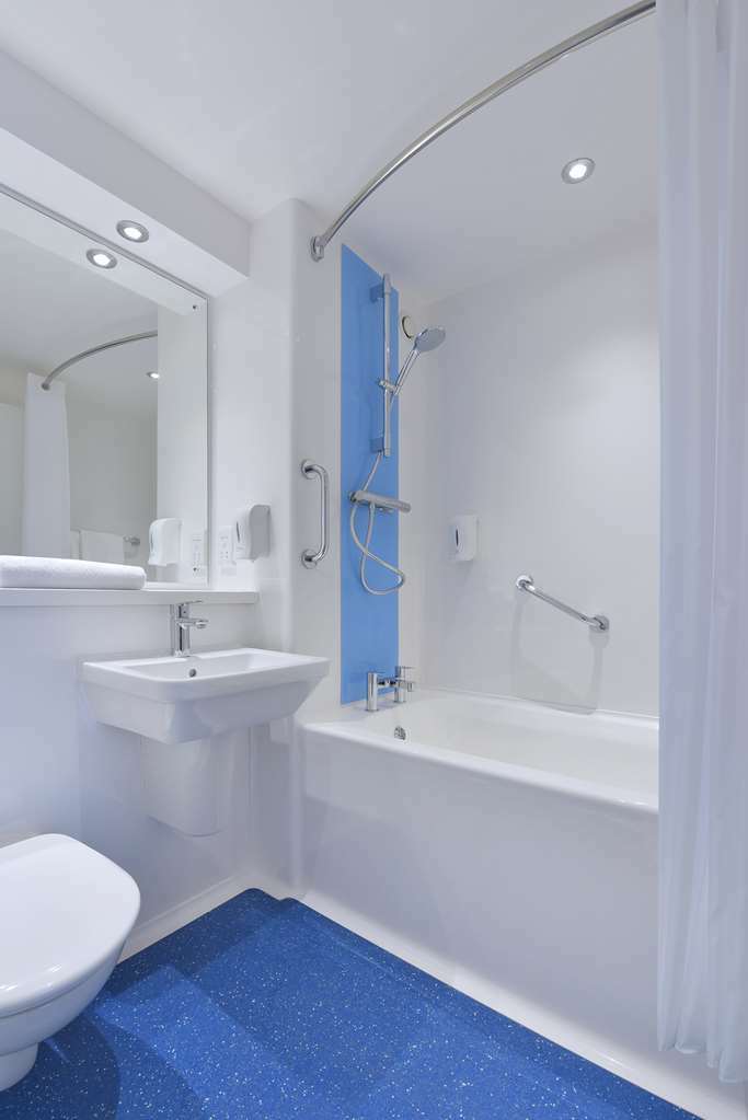 Travelodge Preston Chorley Chorley  Room photo